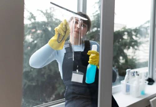 Nettoyage de vitres intérieures et extérieures à la Chaise-Dieu